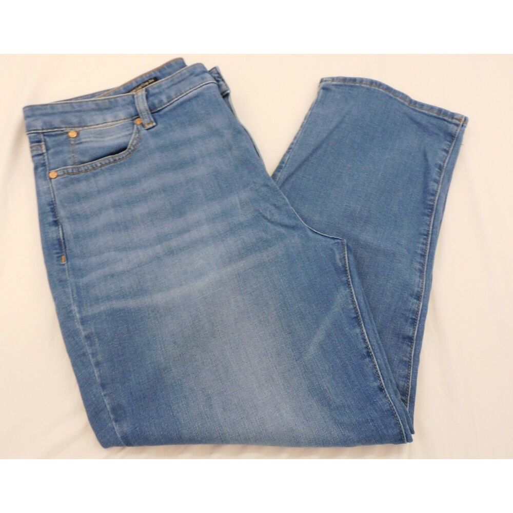 Talbots Women's Size 14 Straight Leg Crop Jeans Med/Light Wash SUPER SOFT VG